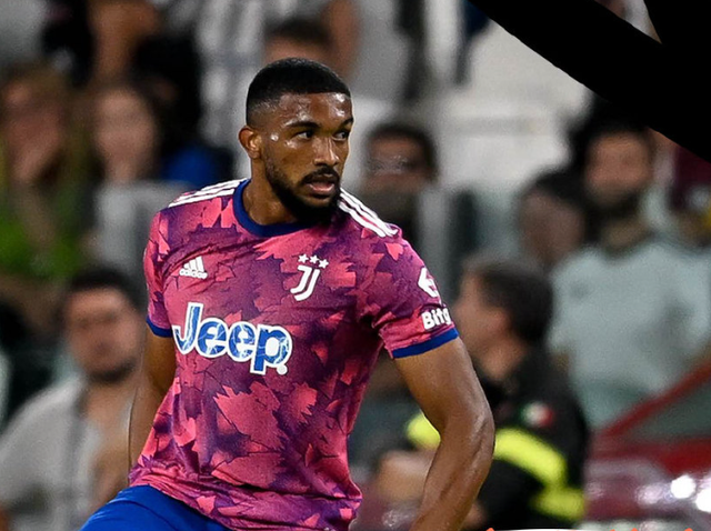 多伦多猛龙训练开放日；赛前篮板制胜引欢呼；意甲在即；赛季目标并未改变的简单介绍