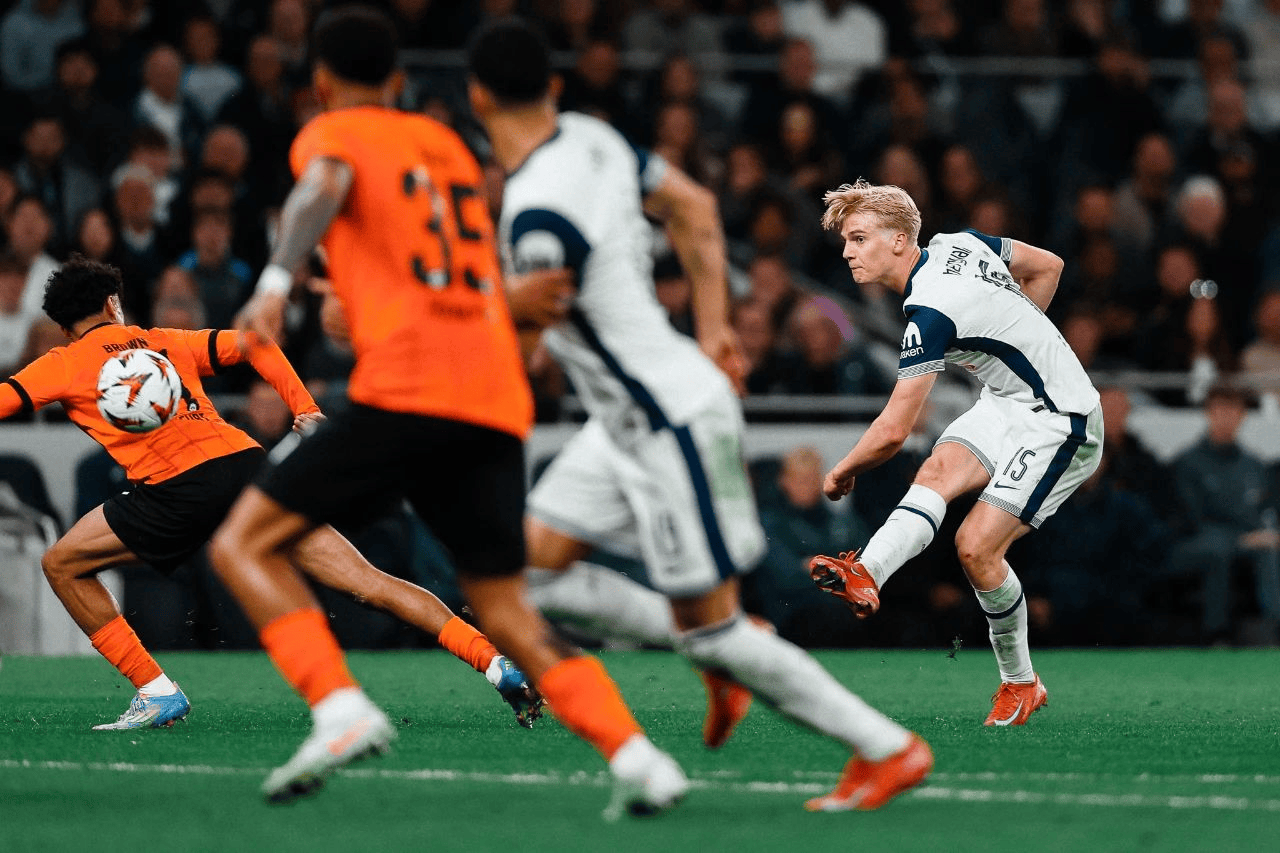 开云手机版-包含赛前英超焦点战，波特兰开拓者队长鼓劲，引发热议，年轻球员得到机会的词条