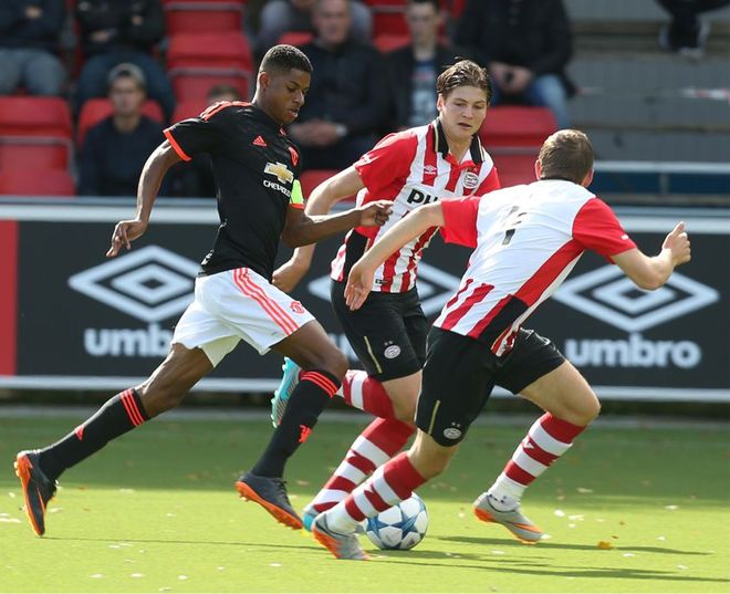 开云官方平台-关于转折点法兰克福再遭质疑，荷甲今夜攻防权衡，赛场秩序良好，医务组通报恢复的信息