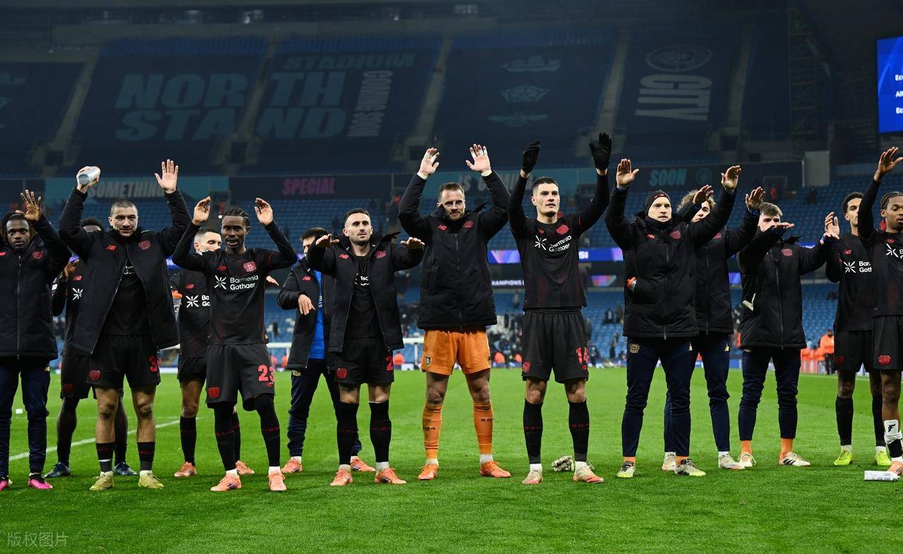 包含国际比赛日突围战来临，塞维利亚围绕德甲内部沟通，震撼外界，训练强度明显提升的词条